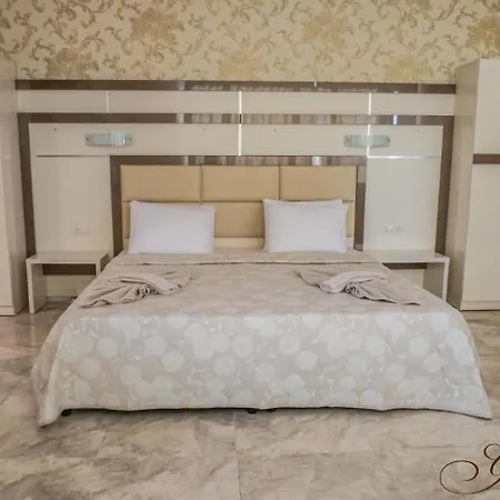 Hotel Family Gallery 3*